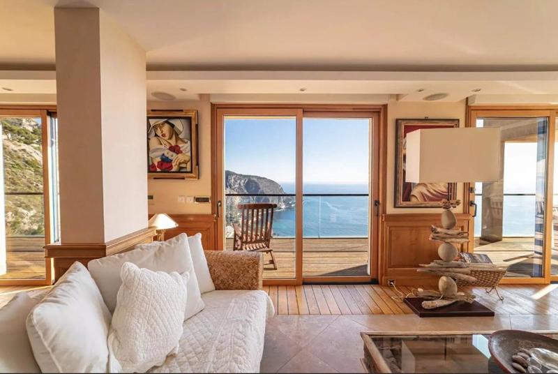 Maison - 162 m² - 8 pièces