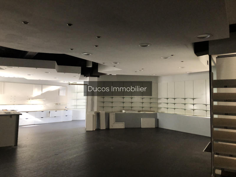 Local commercial - 305 m² - 3 pièces