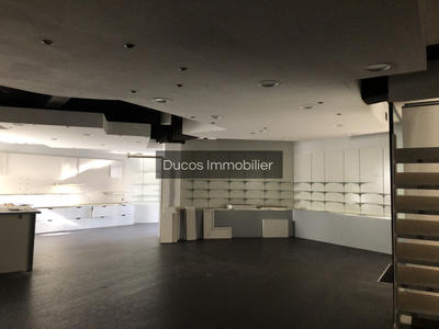 Local commercial - 305 m² - 3 pièces