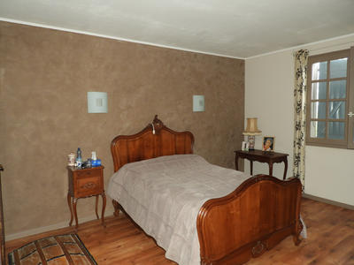 Maison - 250 m² - 5 pièces