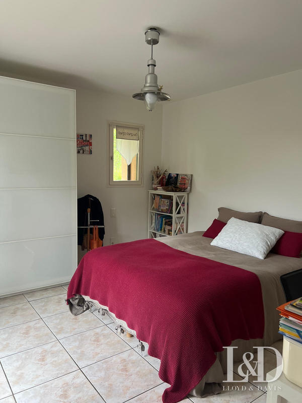 Maison - 213 m² - 8 pièces