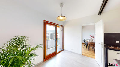 Appartement - 80 m² - 3 pièces