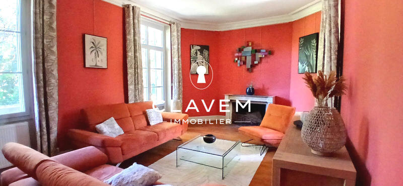 Maison - 350 m² - 15 pièces