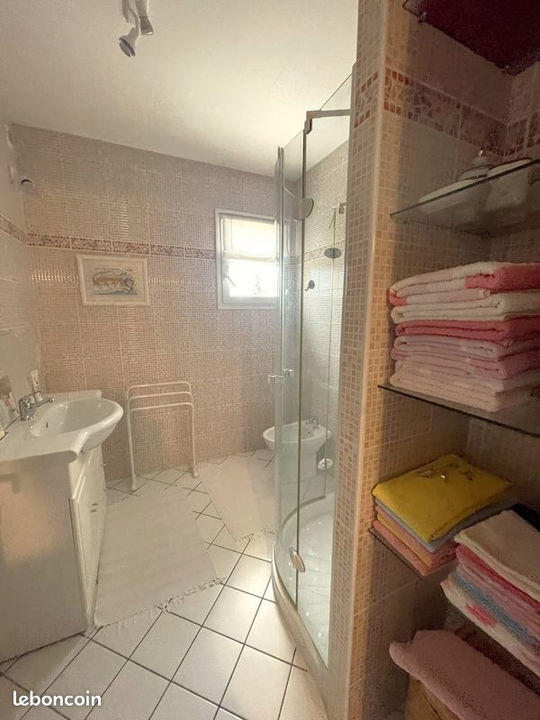 Maison - 221 m² - 8 pièces