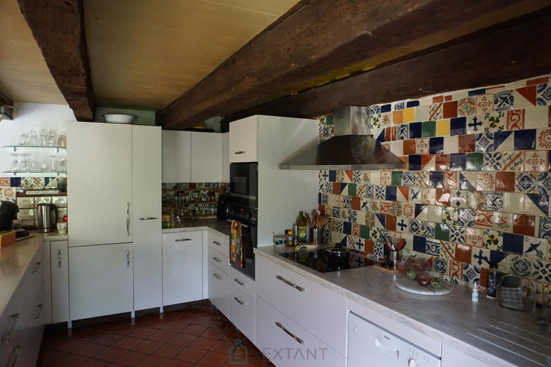 Maison - 380 m² - 12 pièces