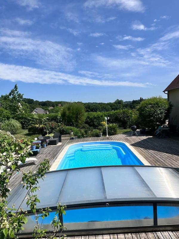 Maison - 275 m² - 9 pièces