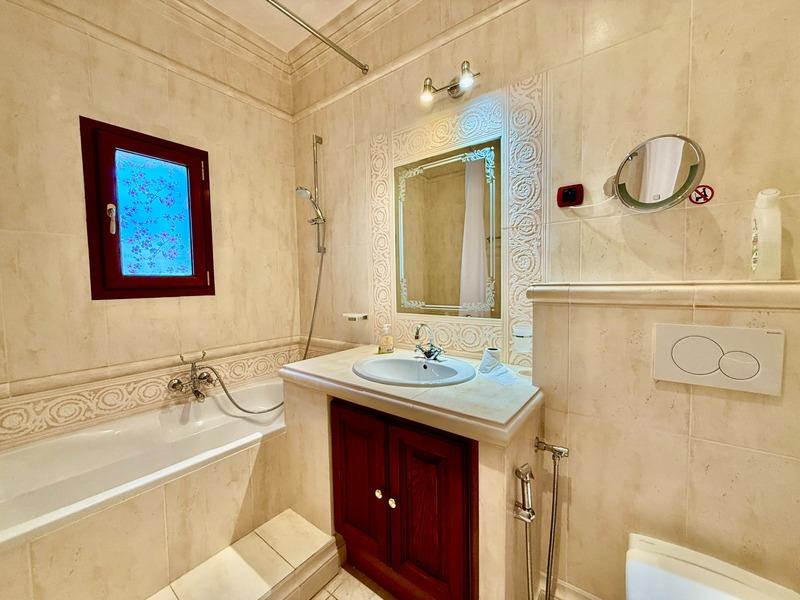 Villa - 200 m² - 5 pièces