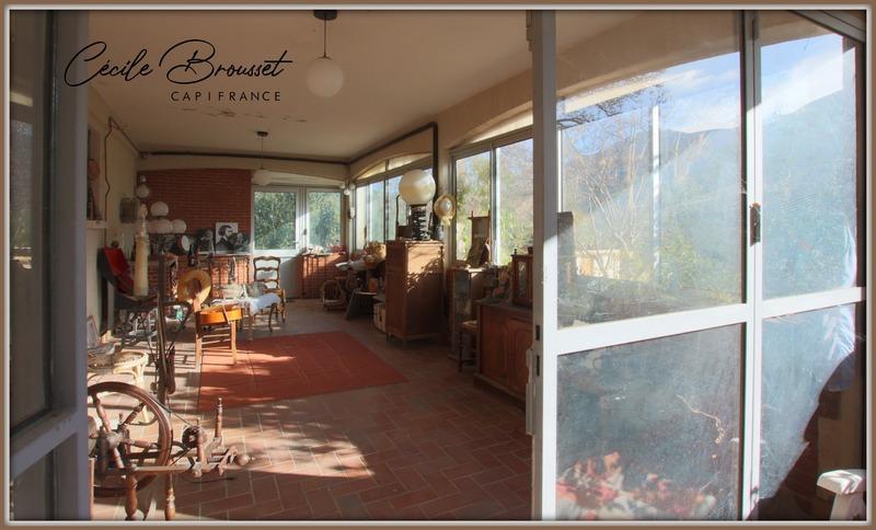 Maison - 210 m² - 7 pièces