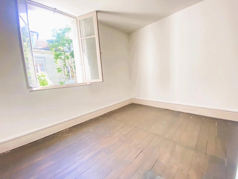 Maison - 220 m² - 11 pièces