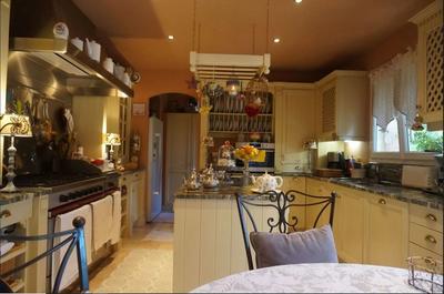 Mas - 303 m² - 8 pièces