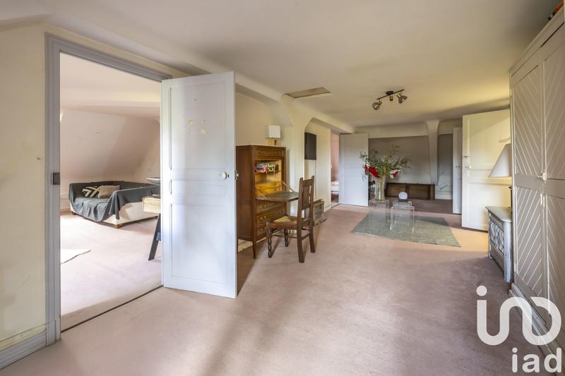 Maison - 383 m² - 11 pièces