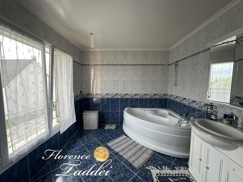 Maison - 177 m² - 7 pièces