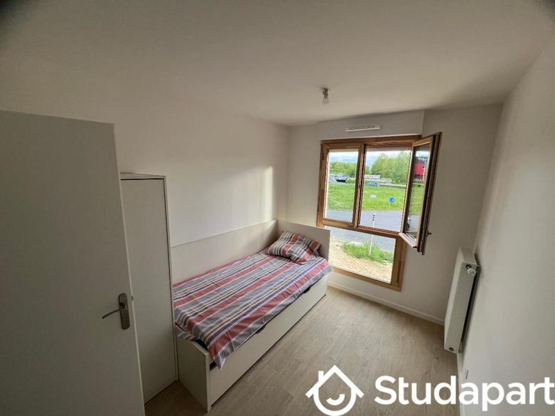 Chambre - 13 m² - 1 pièce