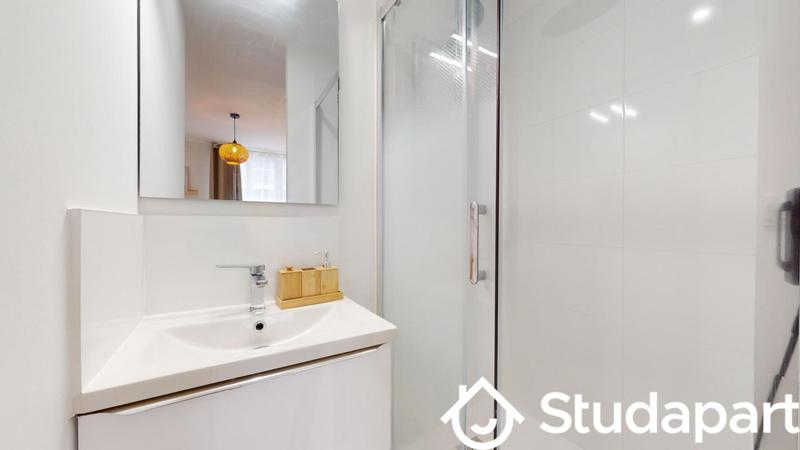 Chambre - 12 m² - 1 pièce