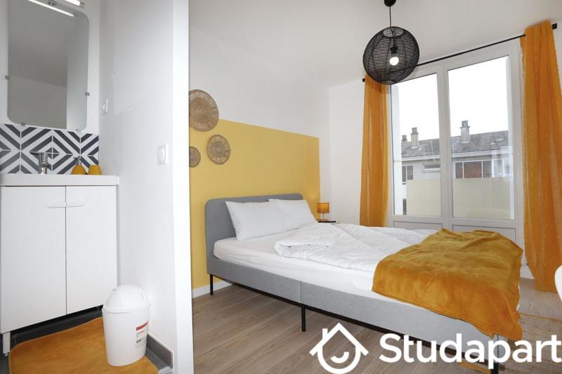 Chambre - 12 m² - 1 pièce