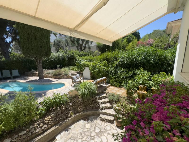 Appartement - 125 m² - 5 pièces