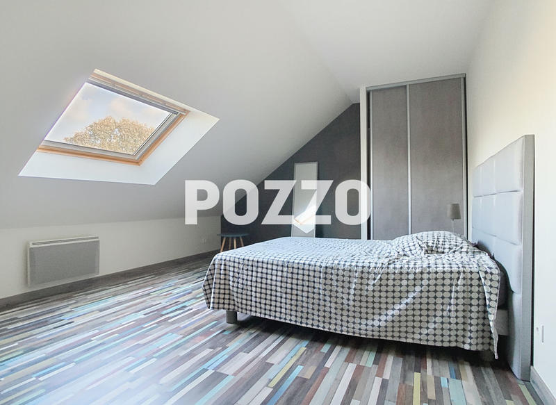 Maison - 250 m² - 9 pièces