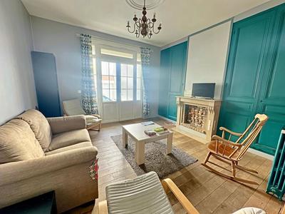 Maison - 99 m² - 5 pièces