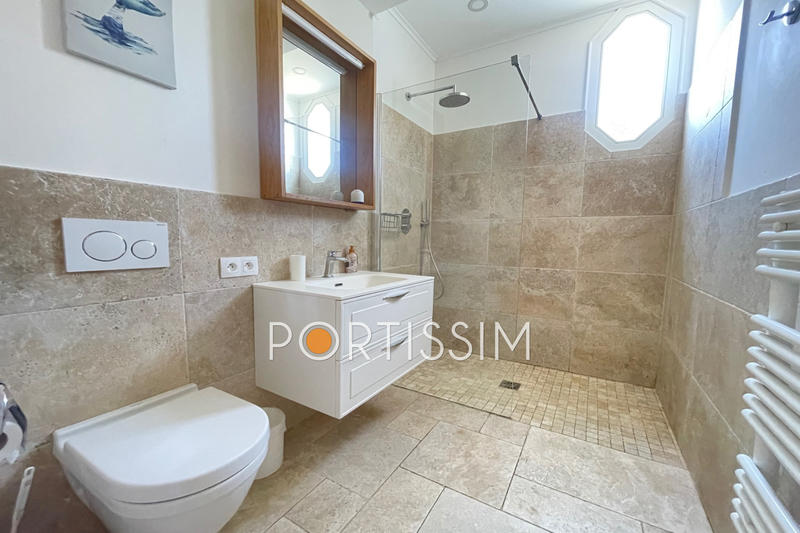 Villa - 220 m² - 11 pièces