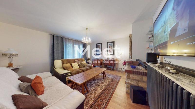 Maison - 220 m² - 6 pièces