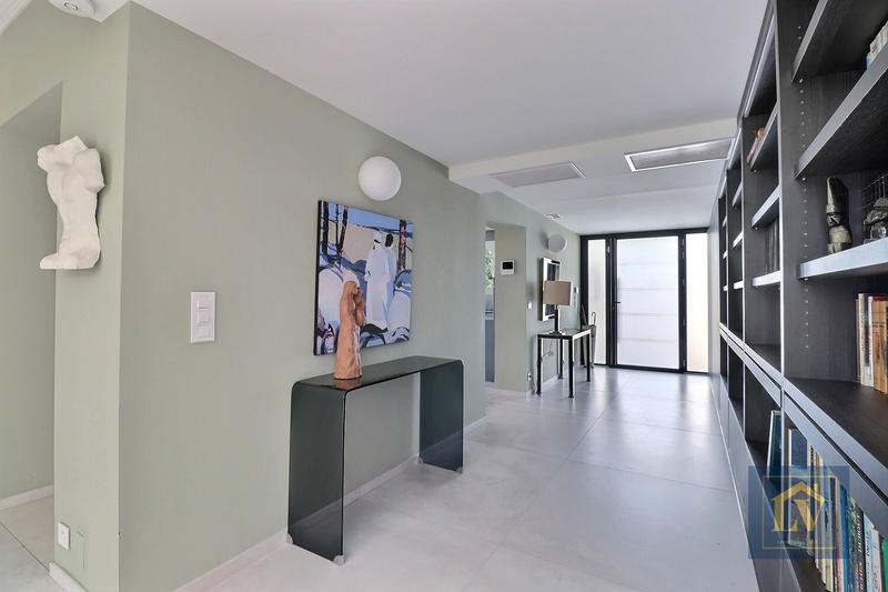 Maison d'architecte - 318 m² - 5 pièces