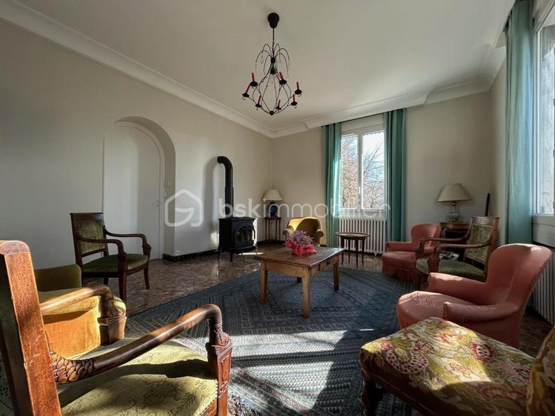 Maison - 168 m² - 8 pièces