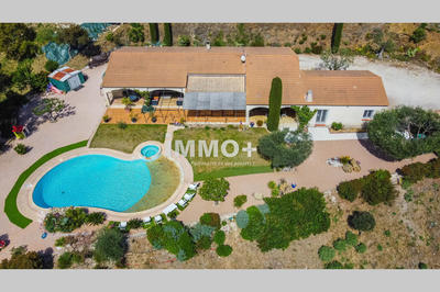 Maison - 220 m² - 6 pièces