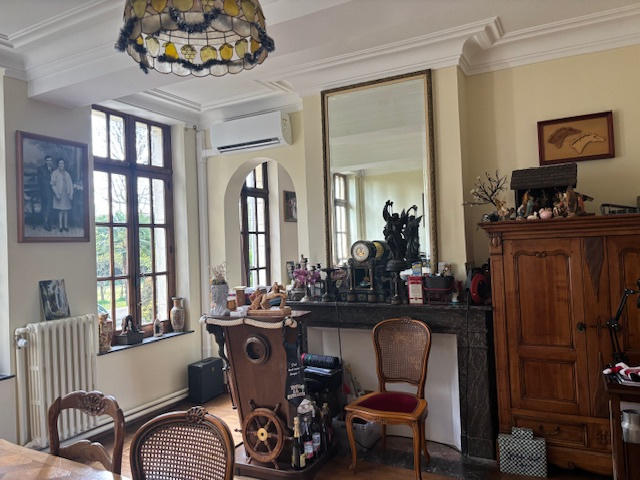 Maison - 297 m² - 8 pièces