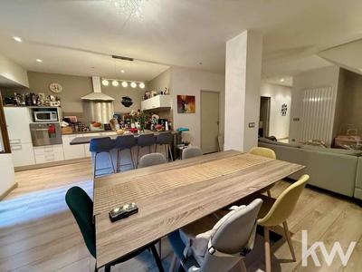 Appartement - 106 m² - 4 pièces