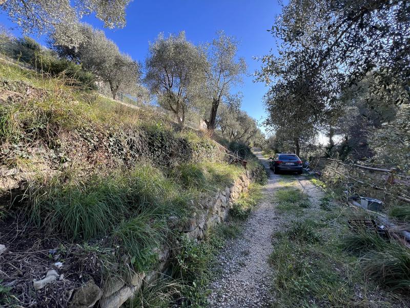 Terrain constructible - 1 518 m²