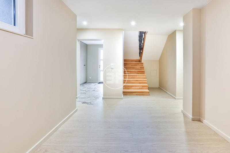 Maison - 179 m² - 6 pièces