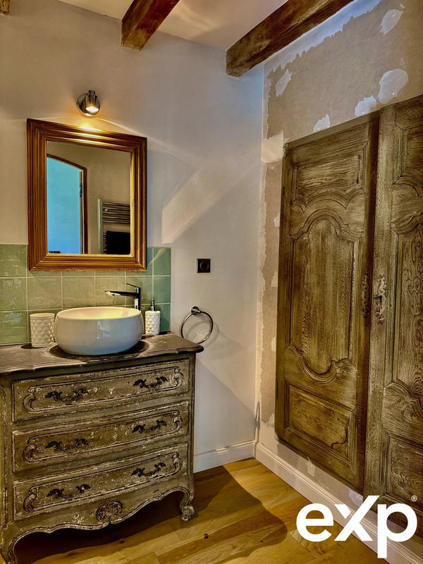 Maison traditionnelle - 252 m² - 7 pièces