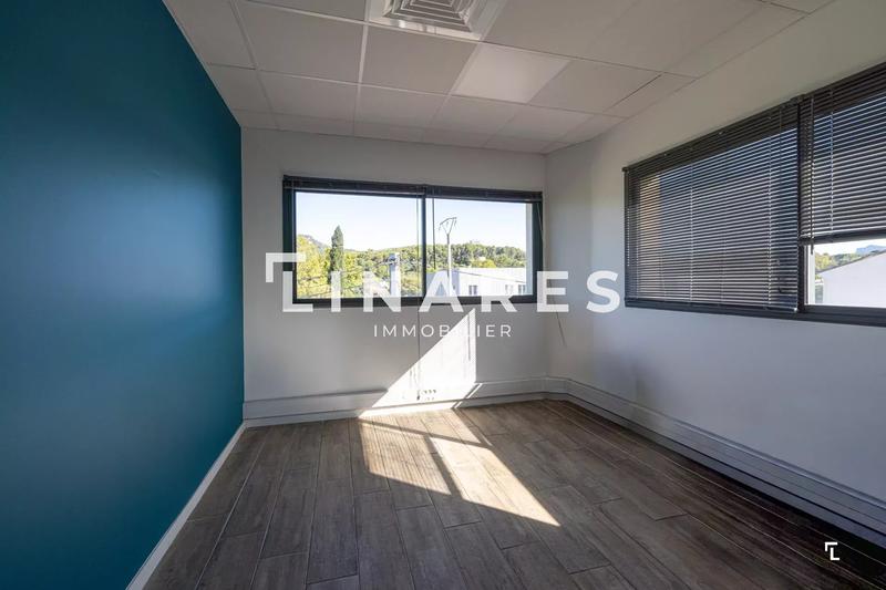 Bureau - 382 m² - 11 pièces