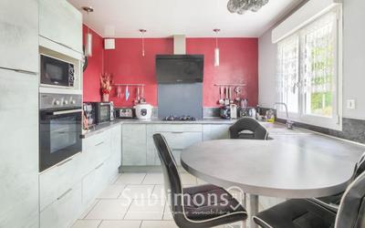 Maison traditionnelle - 96 m² - 6 pièces