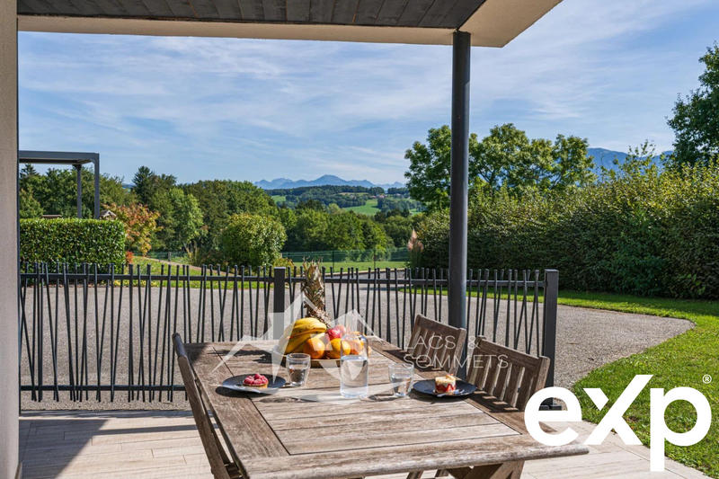 Villa - 243 m² - 9 pièces