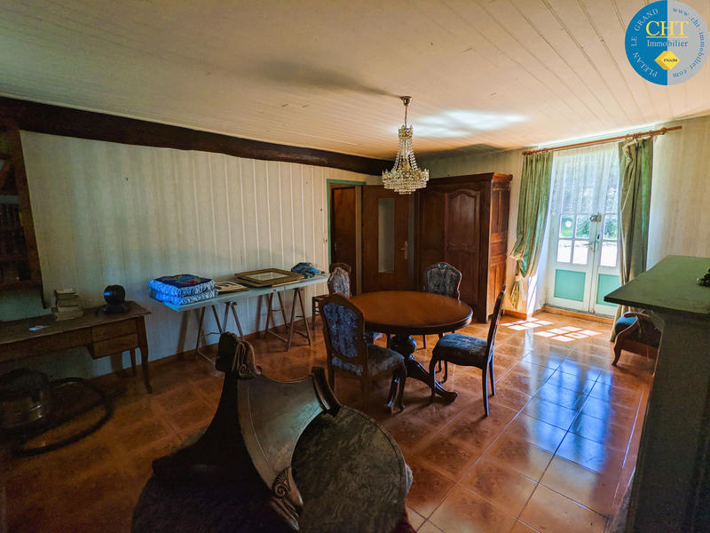 Maison - 228 m² - 12 pièces