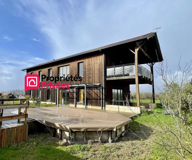 Maison - 180 m² - 5 pièces