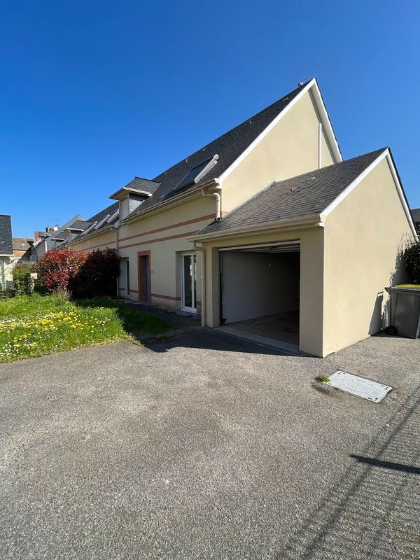 Maison traditionnelle - 115 m² - 7 pièces