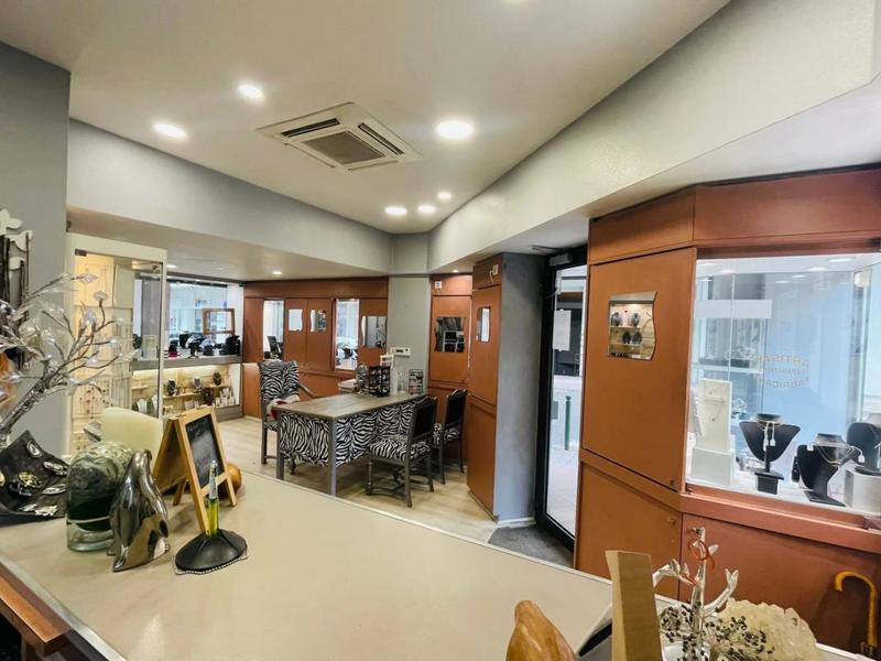 Local commercial - 66 m² - 4 pièces