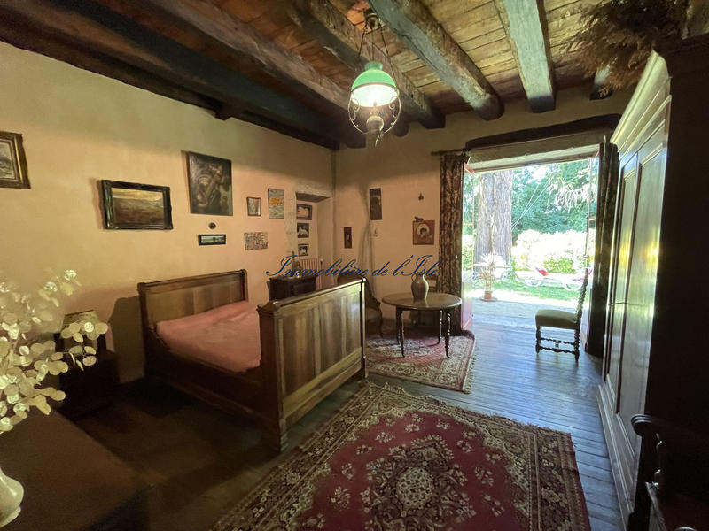 Maison - 320 m² - 8 pièces