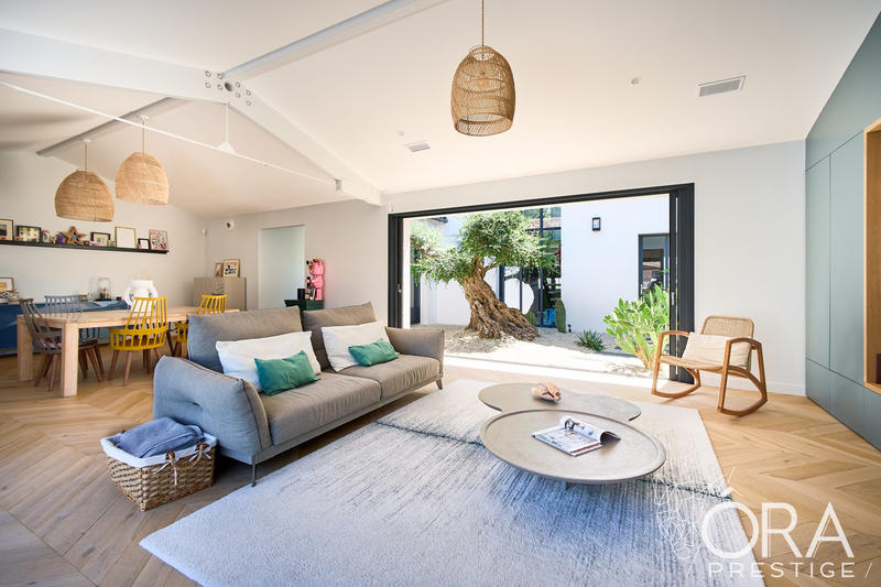 Maison contemporaine - 206 m² - 7 pièces