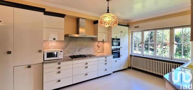 Maison - 334 m² - 10 pièces