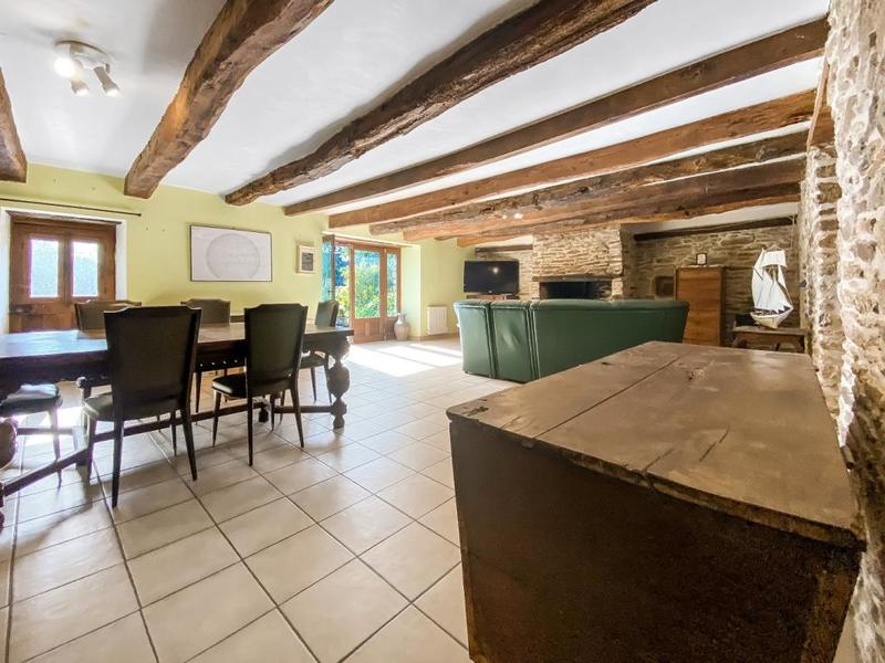 Maison en pierre - 163 m² - 6 pièces