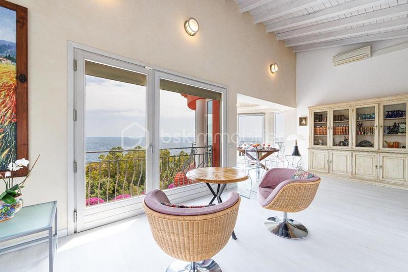 Villa - 219 m² - 5 pièces