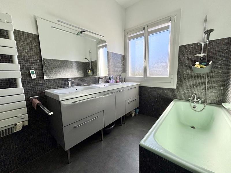 Maison - 185 m² - 6 pièces