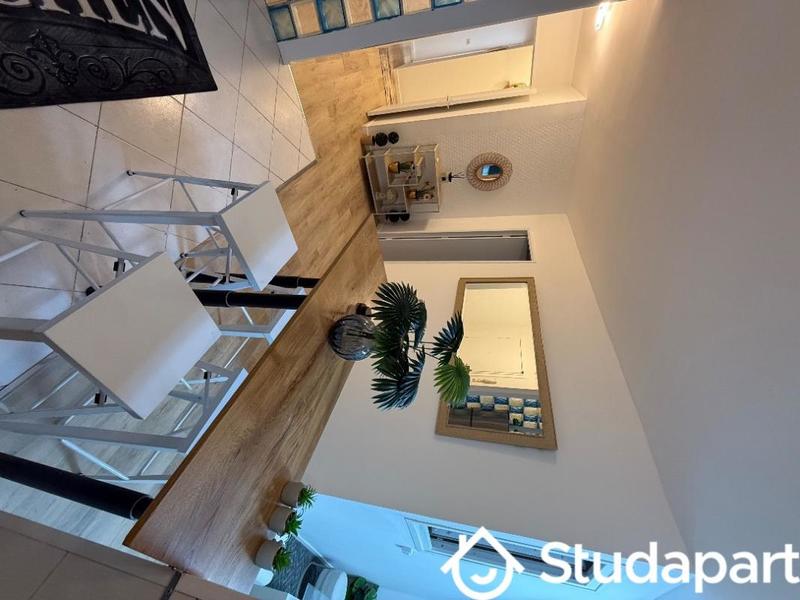 Appartement - 79 m² - 5 pièces