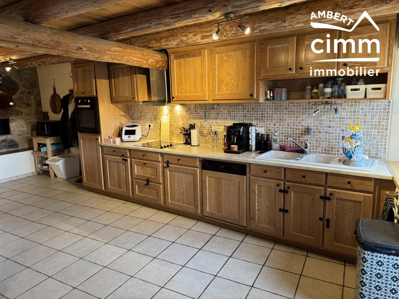 Maison - 177 m² - 9 pièces