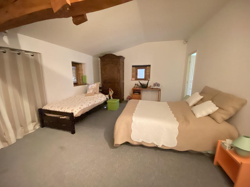 Maison - 280 m² - 8 pièces