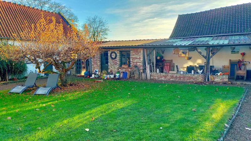 Maison - 239 m² - 10 pièces