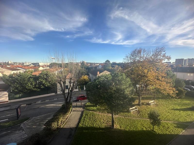 Appartement ancien - 74 m² - 4 pièces